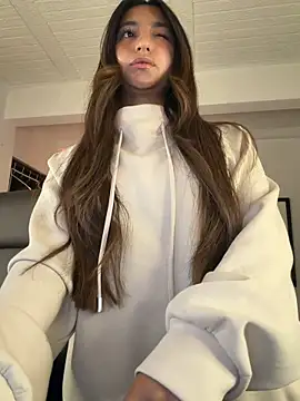 aly golden  online show from April 23, 2026, 7:41 am