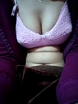 Snapshot of Shanvi_Tyagi chatting on January 2, 2025, 2:00 am Shanvi Tyagi online show from January 2, 2025, 2:00 am