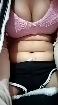 Snapshot of Shanvi_Tyagi chatting on January 5, 2025, 5:41 pm Shanvi Tyagi online show from January 5, 2025, 5:41 pm