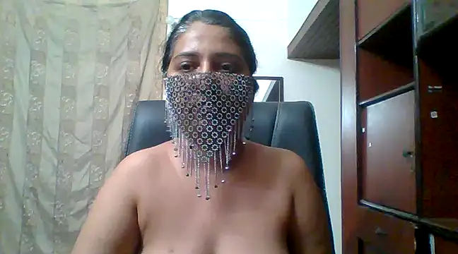 kamayanisingh24 online show from December 4, 2024, 7:34 pm