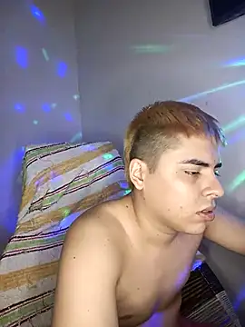 Snapshot of CARKIS-69 chatting on December 2, 2024, 6:32 pm CARKIS-69 online show from December 2, 2024, 6:32 pm