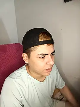 Snapshot of CARKIS-69 chatting on December 10, 2024, 4:17 pm CARKIS-69 online show from December 10, 2024, 4:17 pm