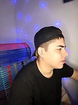 Snapshot of CARKIS-69 chatting on December 12, 2024, 7:15 pm CARKIS-69 online show from December 12, 2024, 7:15 pm