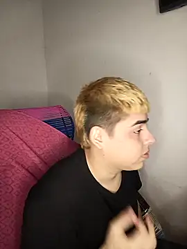 Snapshot of CARKIS-69 chatting on December 14, 2024, 6:09 pm CARKIS-69 online show from December 14, 2024, 6:09 pm