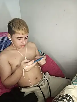 Snapshot of CARKIS-69 chatting on January 9, 2025, 7:18 pm CARKIS-69 online show from January 9, 2025, 7:18 pm