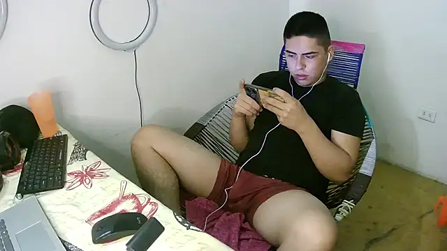 Snapshot of CARKIS-69 chatting on January 31, 2025, 2:58 am CARKIS-69 online show from January 31, 2025, 2:58 am