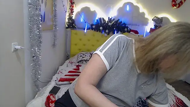 HolyMilfa online show from December 8, 2024, 7:26 am