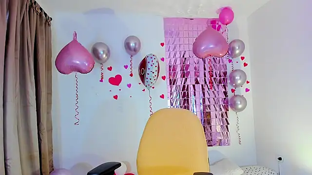 Maia W10 online show from February 13, 2025, 12:32 pm