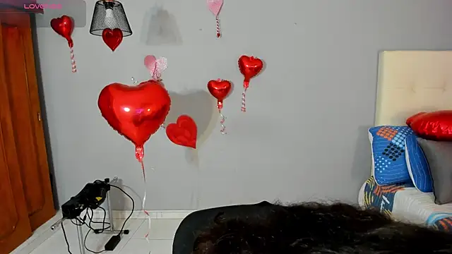 Maia W10 online show from February 15, 2025, 12:22 pm