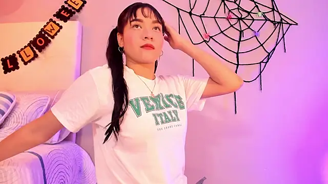 Maia W10 online show from October 30, 2025, 12:39 pm