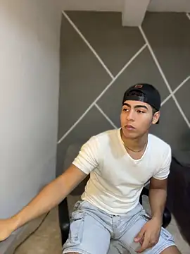 Snapshot of Diegobaby-18 chatting on April 16, 2026, 3:07 am Diegobaby-18 online show from April 16, 2026, 3:07 am