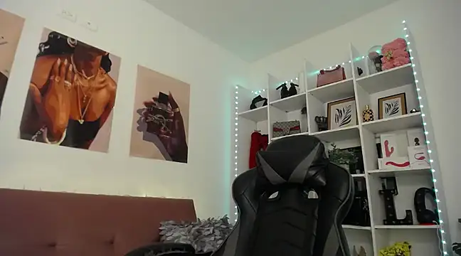 Snapshot of catalinapalencia chatting on January 7, 2025, 12:03 am catalinapalencia online show from January 7, 2025, 12:03 am