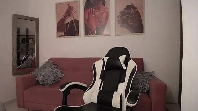 Snapshot of catalinapalencia chatting on November 4, 2025, 7:13 pm catalinapalencia online show from November 4, 2025, 7:13 pm