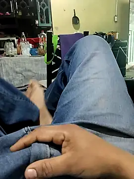 juan56900 online show from December 5, 2025, 4:25 pm