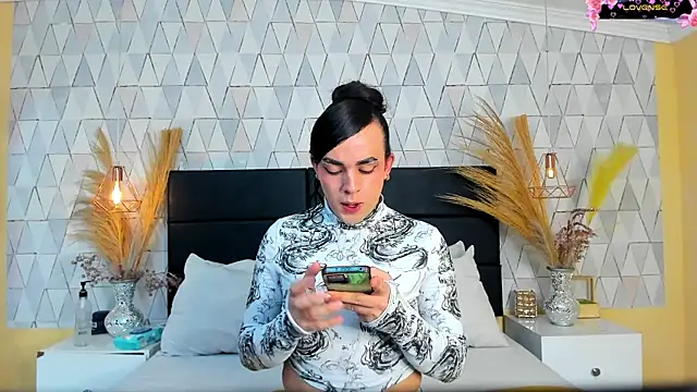 JustinePerry online show from March 23, 2026, 4:05 am