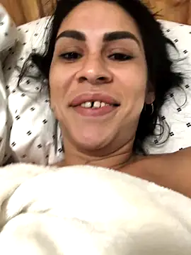 Snapshot of hotroommates chatting on November 23, 2025, 3:34 pm hotroommates online show from November 23, 2025, 3:34 pm