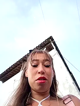 Snapshot of samy-blonde chatting on January 6, 2025, 11:09 pm samy-blonde online show from January 6, 2025, 11:09 pm