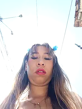 Snapshot of samy-blonde chatting on January 12, 2025, 4:40 pm samy-blonde online show from January 12, 2025, 4:40 pm