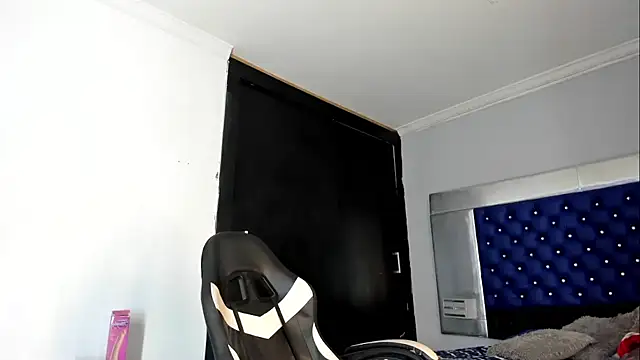 La Perversa69 online show from September 30, 2025, 7:41 pm