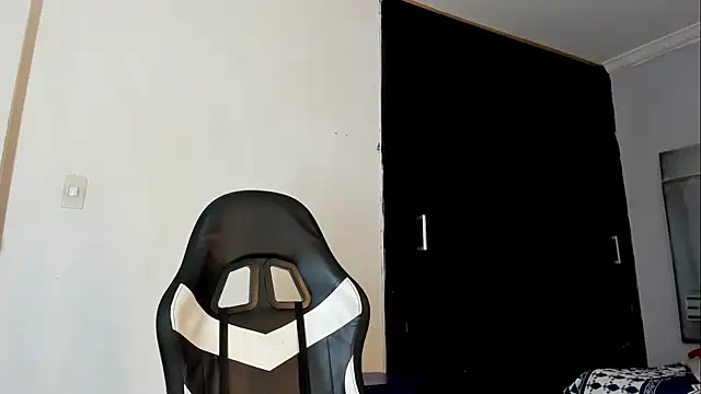 La Perversa69 online show from October 10, 2025, 7:46 pm