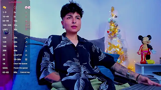 Snapshot of ZuryRamirez_ chatting on January 8, 2025, 6:31 pm ZuryRamirez  online show from January 8, 2025, 6:31 pm