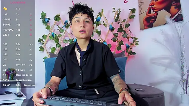 Snapshot of ZuryRamirez_ chatting on February 14, 2025, 7:44 pm ZuryRamirez  online show from February 14, 2025, 7:44 pm