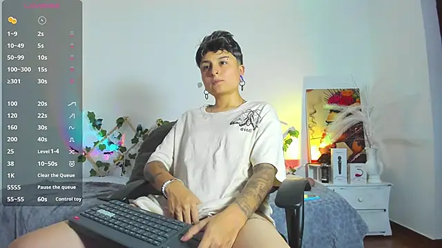 Snapshot of ZuryRamirez_ chatting on March 7, 2025, 8:00 pm ZuryRamirez  online show from March 7, 2025, 8:00 pm