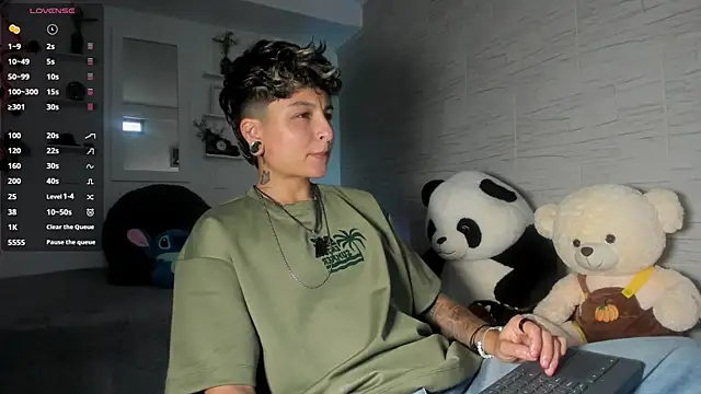 Snapshot of ZuryRamirez_ chatting on September 14, 2025, 7:02 pm ZuryRamirez  online show from September 14, 2025, 7:02 pm