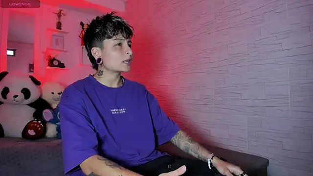 Snapshot of ZuryRamirez_ chatting on September 18, 2025, 7:38 pm ZuryRamirez  online show from September 18, 2025, 7:38 pm