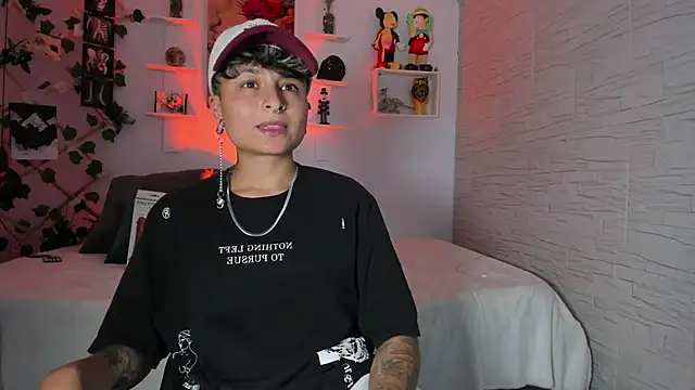 Snapshot of ZuryRamirez_ chatting on October 24, 2025, 9:11 pm ZuryRamirez  online show from October 24, 2025, 9:11 pm