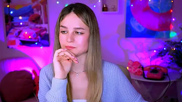 Snapshot of DeboraLarson chatting on February 7, 2025, 9:47 am DeboraLarson online show from February 7, 2025, 9:47 am