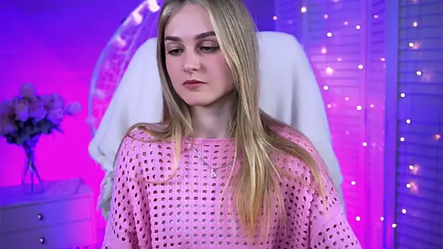 Snapshot of DeboraLarson chatting on March 19, 2025, 7:18 am DeboraLarson online show from March 19, 2025, 7:18 am