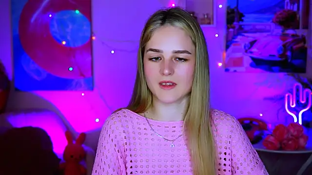 Snapshot of DeboraLarson chatting on March 21, 2025, 4:49 am DeboraLarson online show from March 21, 2025, 4:49 am