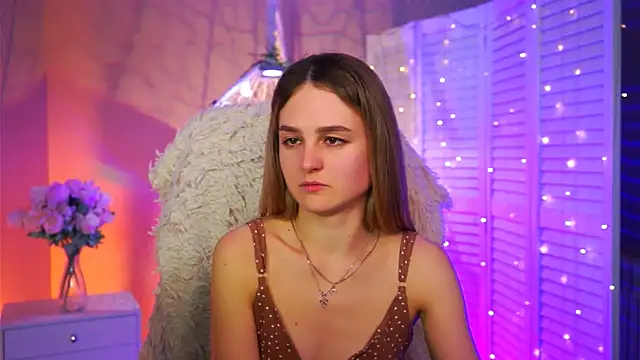 DeboraLarson online show from February 12, 2026, 8:31 am