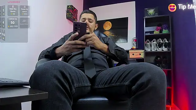 Snapshot of Marcos_garcias chatting on June 2, 2026, 5:42 am Marcos garcias online show from June 2, 2026, 5:42 am