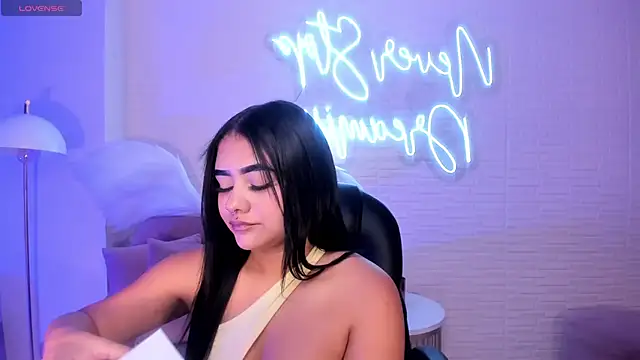 Snapshot of GabriellaLee chatting on February 19, 2025, 3:06 am GabriellaLee online show from February 19, 2025, 3:06 am
