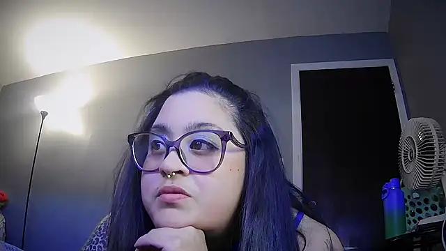 tillymarie34 online show from December 5, 2024, 4:34 pm