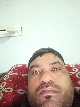 Snapshot of pintuS40 chatting on January 7, 2026, 11:51 pm pintuS40 online show from January 7, 2026, 11:51 pm