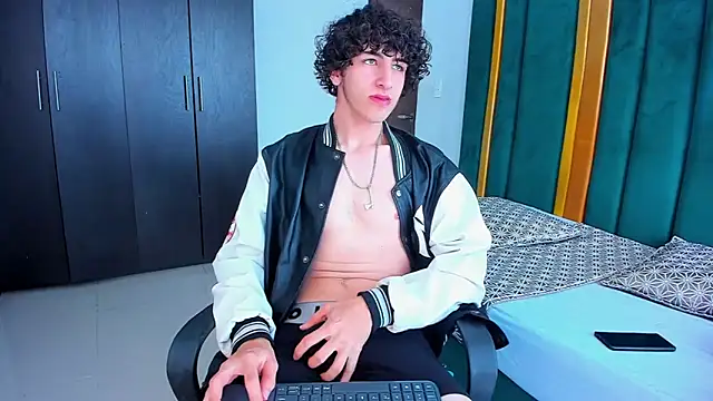 Kerverr  online show from September 9, 2025, 3:33 pm