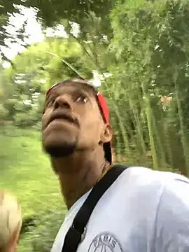 Snapshot of Salomon_koude chatting on November 30, 2025, 5:06 pm Salomon koude online show from November 30, 2025, 5:06 pm