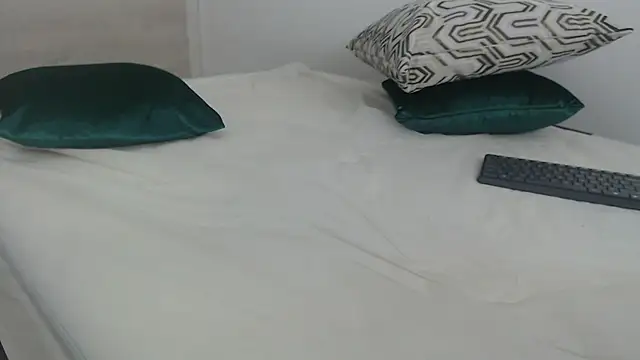 sussy leon online show from December 23, 2024, 7:09 pm