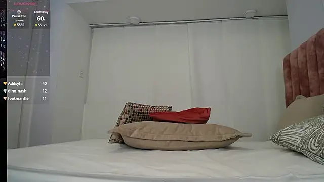 sussy leon online show from February 6, 2025, 7:29 pm