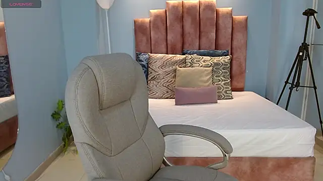 Snapshot of sussy_leon chatting on June 27, 2026, 12:10 pm sussy leon online show from June 27, 2026, 12:10 pm