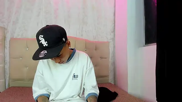 nova sex01 online show from November 20, 2025, 5:29 am