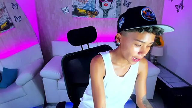 Snapshot of nova_sex01 chatting on February 3, 2026, 6:40 am nova sex01 online show from February 3, 2026, 6:40 am