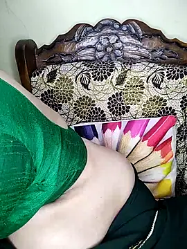 Snapshot of Fair-magic-woman chatting on September 12, 2025, 7:03 pm Fair-magic-woman online show from September 12, 2025, 7:03 pm