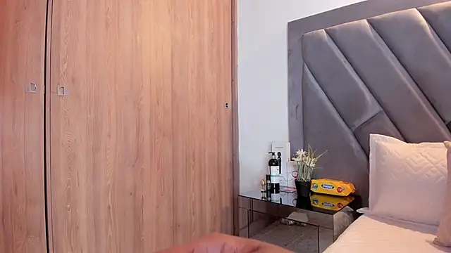 brenda nova18 online show from October 2, 2025, 9:11 pm