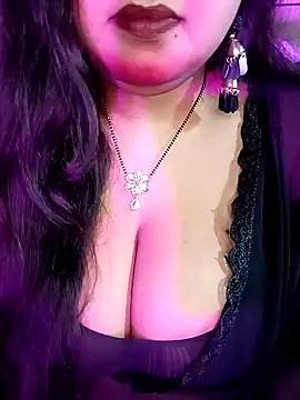 Suhanakhan00 online show from February 15, 2026, 7:38 am