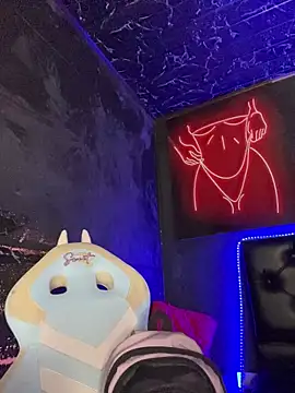 Sophie LS online show from October 25, 2025, 2:02 pm