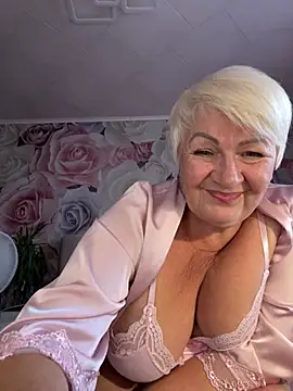 Laura Millf online show from July 19, 2026, 4:22 pm